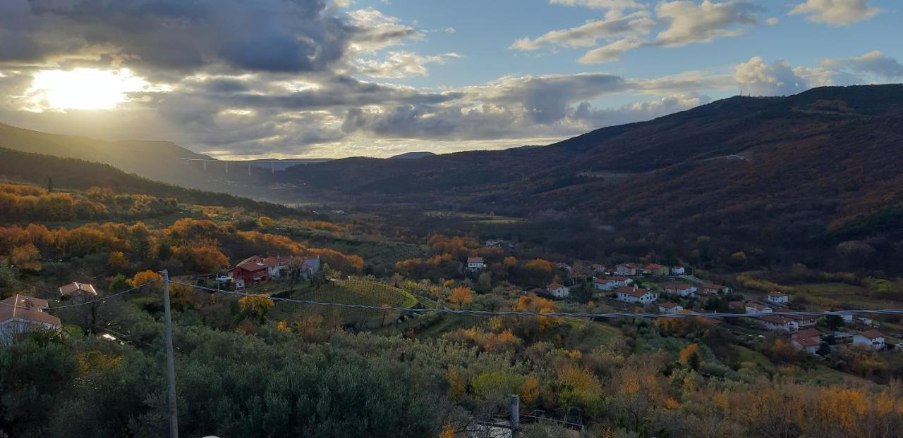 Bed and Breakfast Il Glicine San Dorligo della Valle Exterior foto
